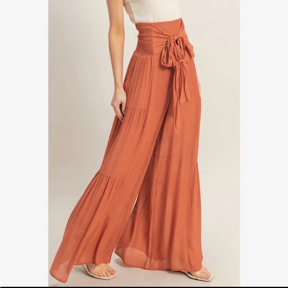 Women's High-Waisted Wide-Leg Boutique Pants in Rust